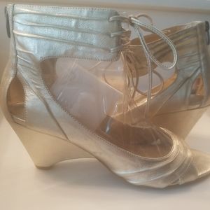 Enzo Angiolini Eajete Gold Wedges BN 3" -9.5